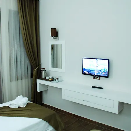 Elegance Hotel 3*