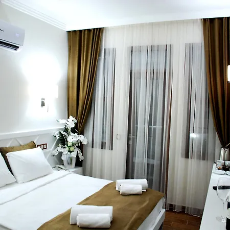 Elegance Hotel