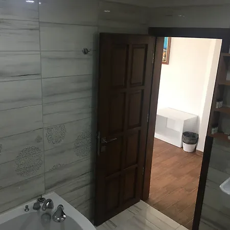 Elegance Hotel